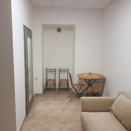 Apartmany U Dvora ยีห์ลาวา ภายนอก รูปภาพ