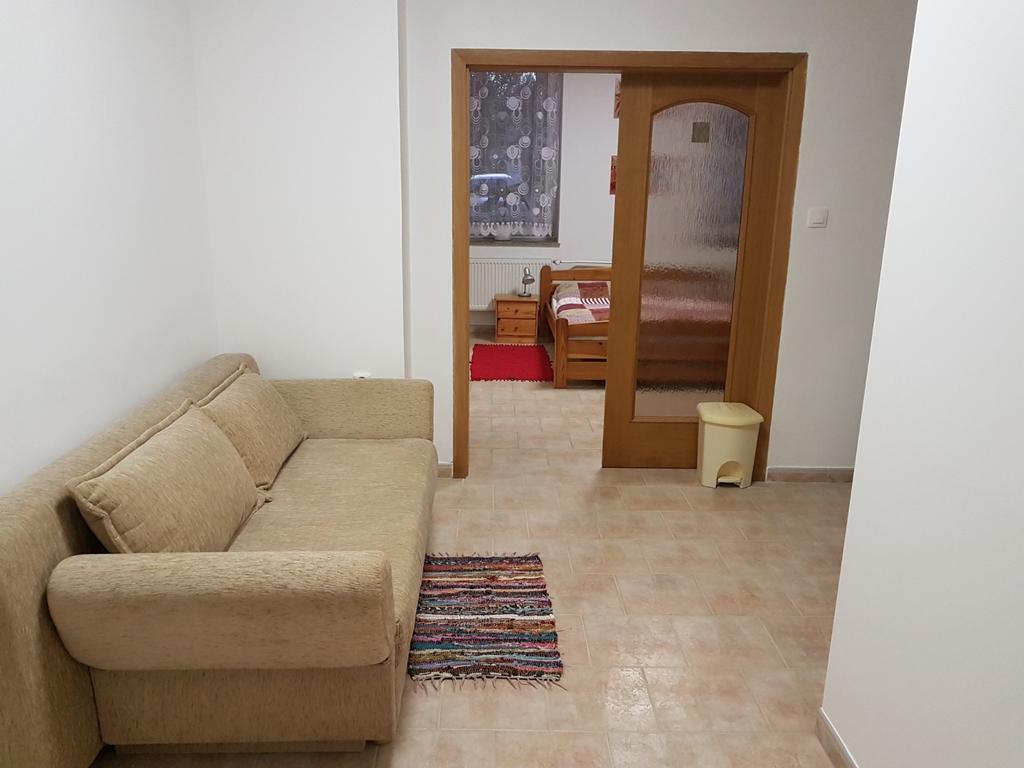 Apartmany U Dvora ยีห์ลาวา ภายนอก รูปภาพ
